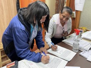 Signing the agreement Signing the agreement