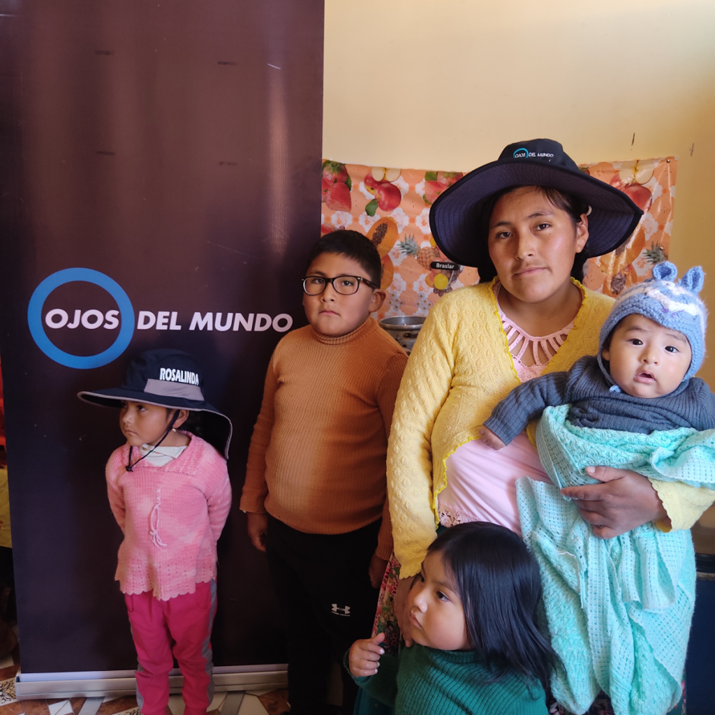María Cuba y sus hijos